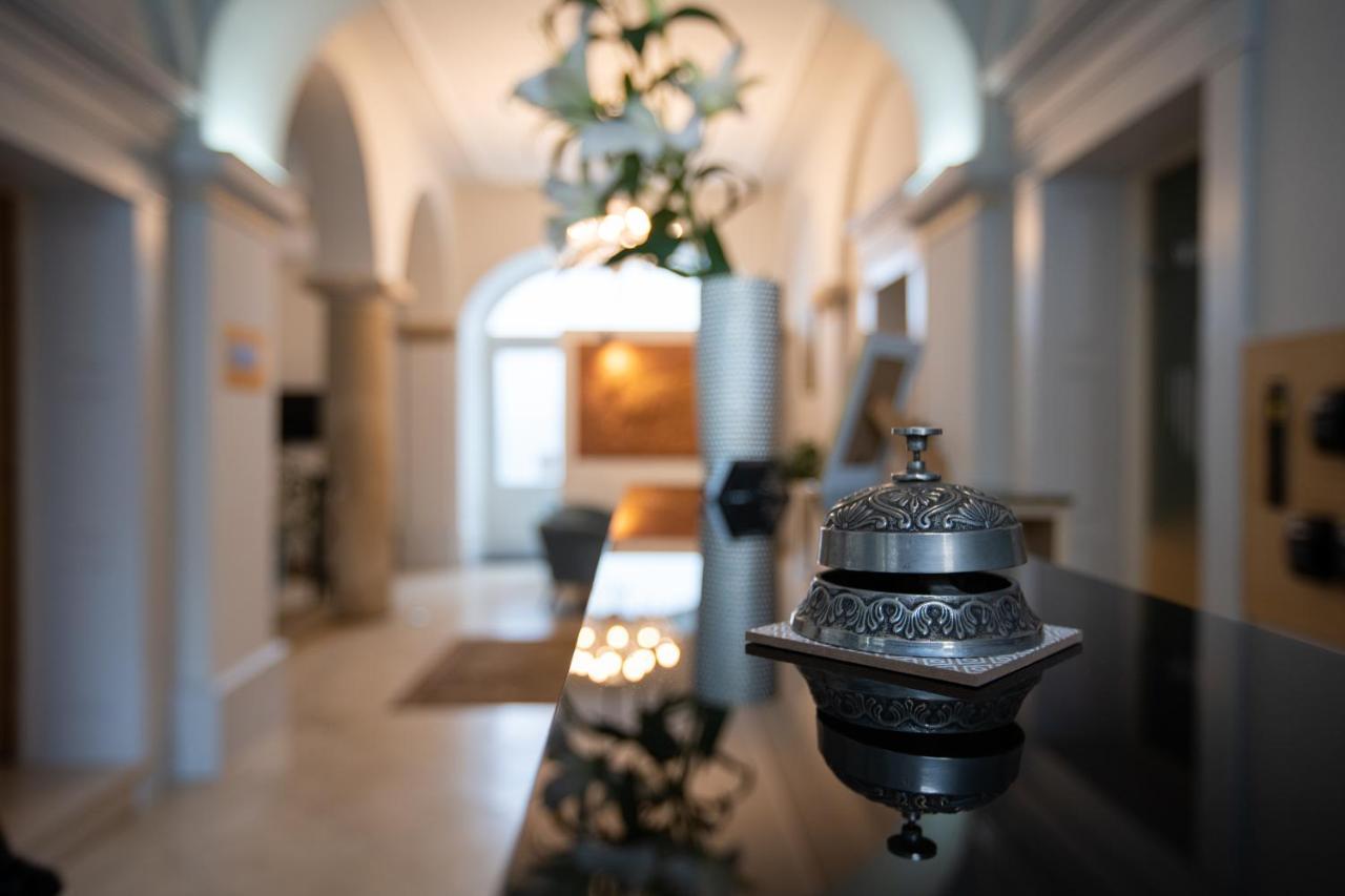 Atrium Rooms & Cafe Šoproň Exteriér fotografie