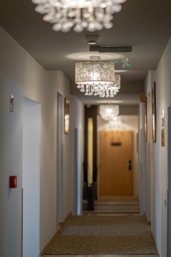 Atrium Rooms & Cafe Šoproň Exteriér fotografie