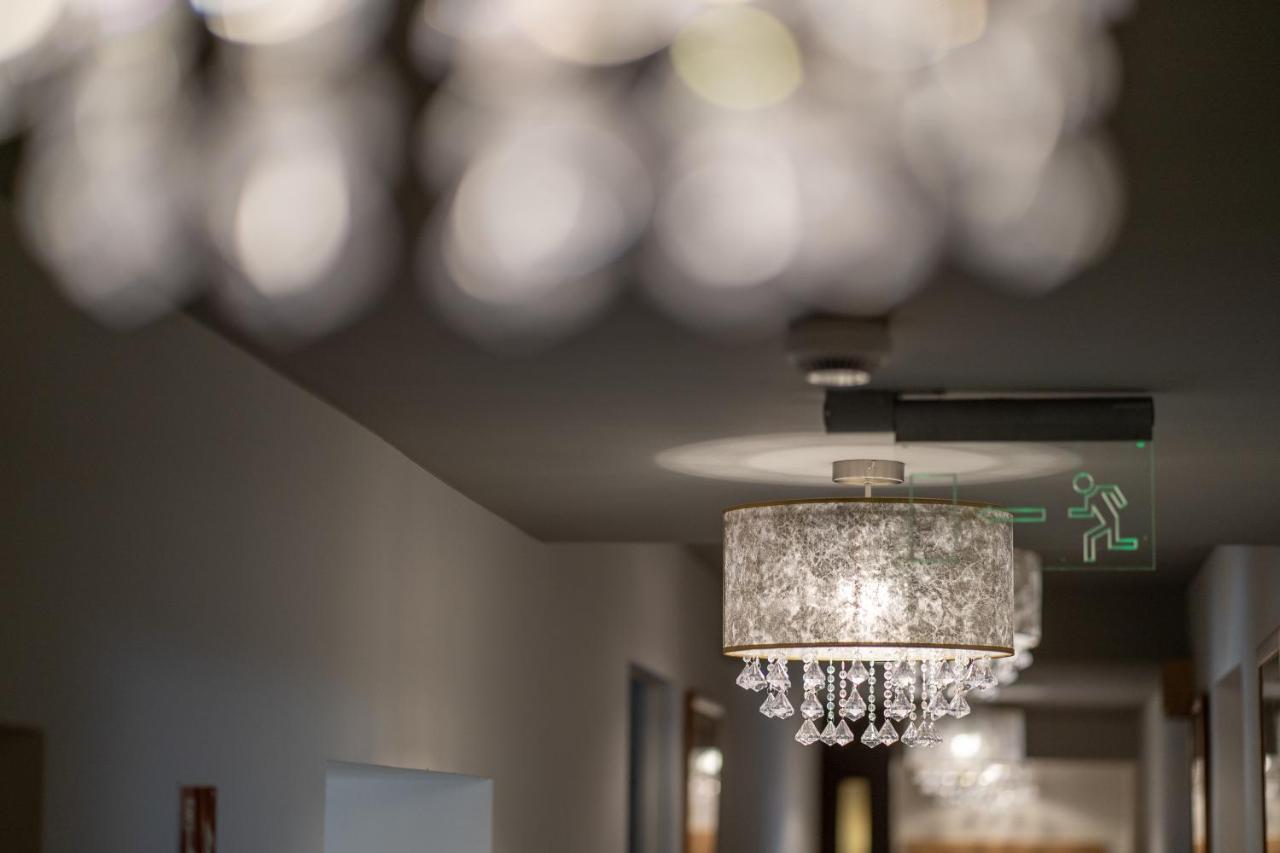 Atrium Rooms & Cafe Šoproň Exteriér fotografie